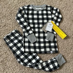 NWT Honest Baby 2pc pajamas, 🖤🤍 check print, size 3T